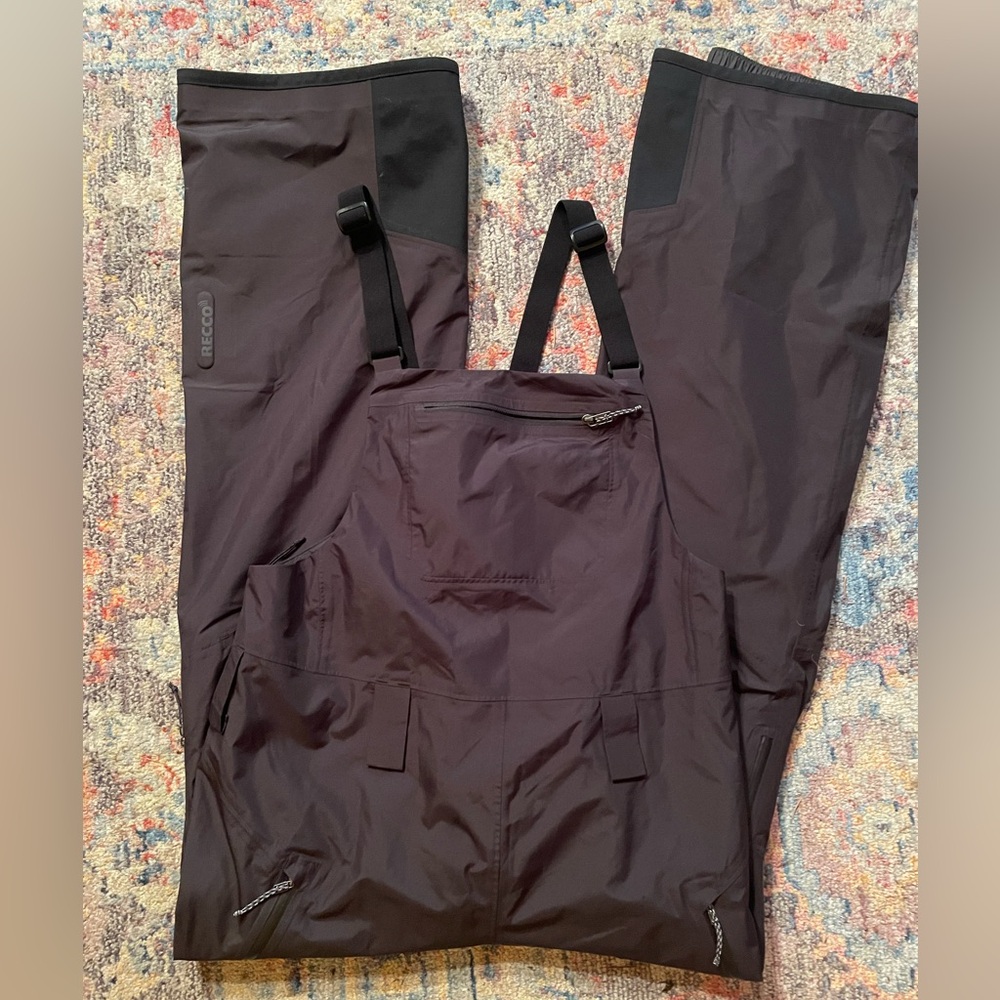 Patagonia Black Powder Town Bibs. - Picture 6 of 10